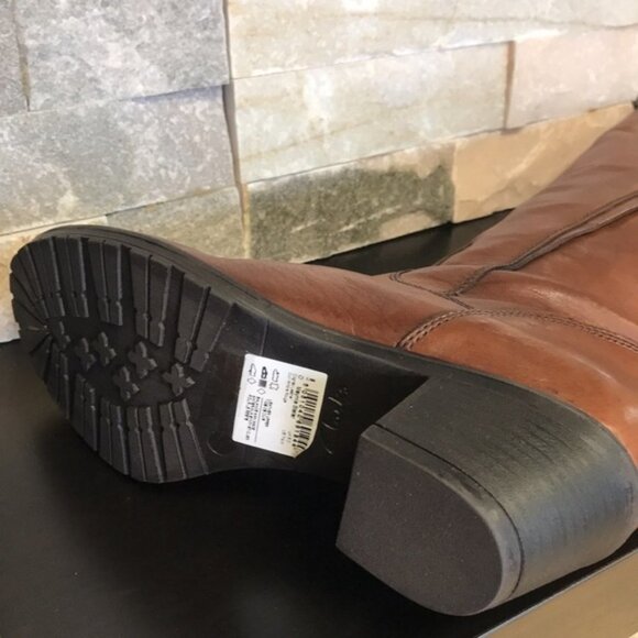 Clarks Maymie Stellar Knee High Boot (H81-2) - Picture 13 of 13